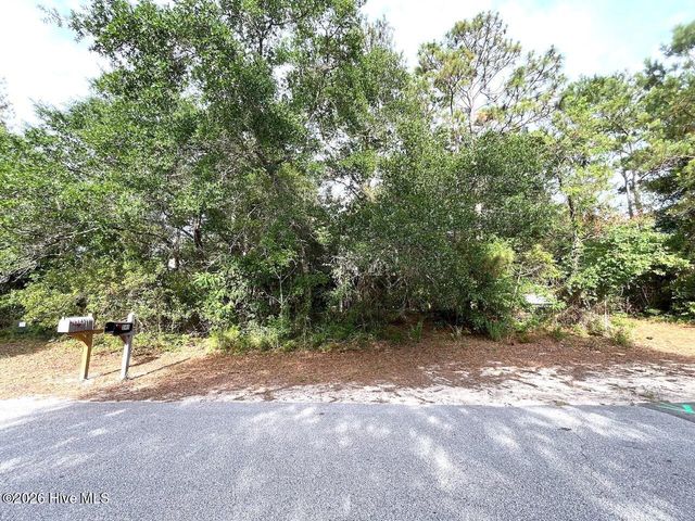 136 NE 21st Street, Oak Island, NC 28465