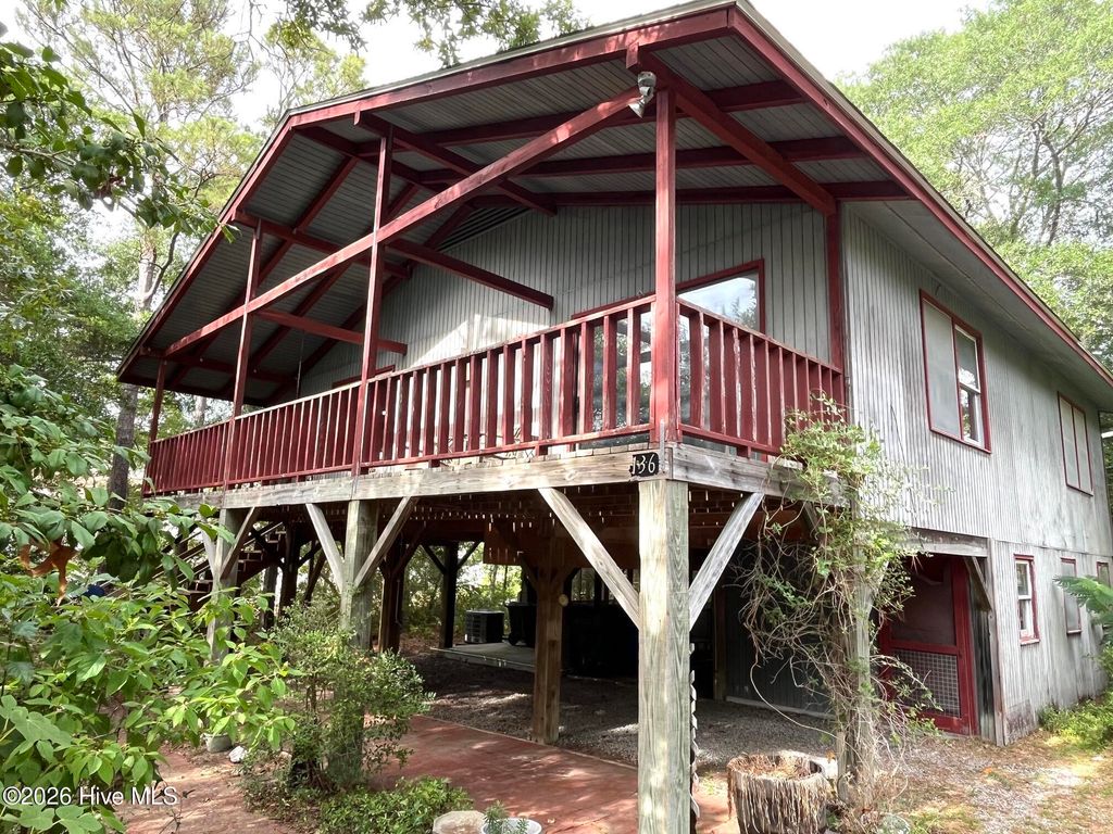 136 NE 21st Street, Oak Island, NC 28465