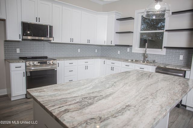 350 Menge Avenue, Pass Christian, MS 39571