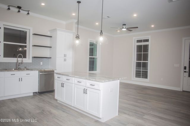 350 Menge Avenue, Pass Christian, MS 39571