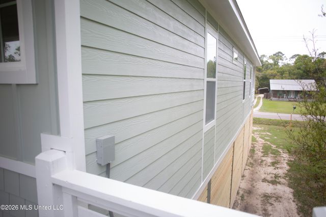 350 Menge Avenue, Pass Christian, MS 39571