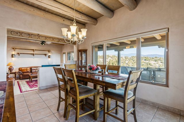 817 Camino Vistas Encantada, Santa Fe, NM 87507