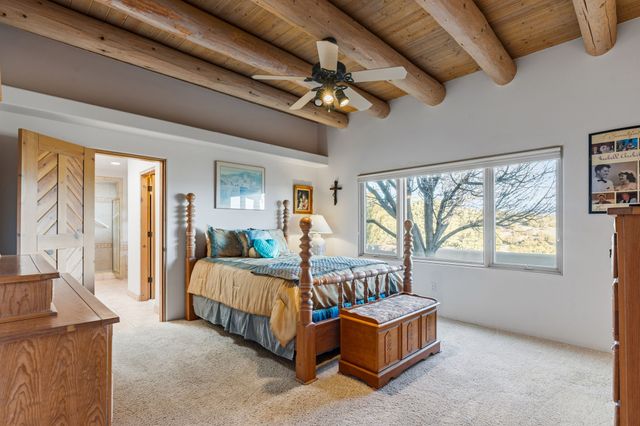 817 Camino Vistas Encantada, Santa Fe, NM 87507