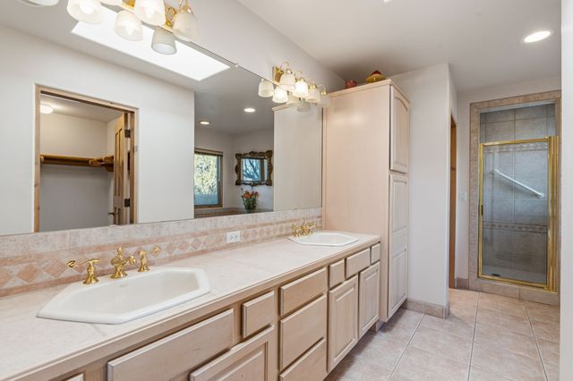 817 Camino Vistas Encantada, Santa Fe, NM 87507