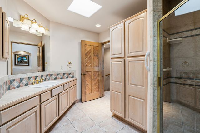 817 Camino Vistas Encantada, Santa Fe, NM 87507