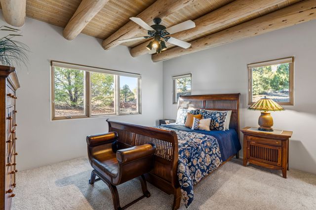 817 Camino Vistas Encantada, Santa Fe, NM 87507