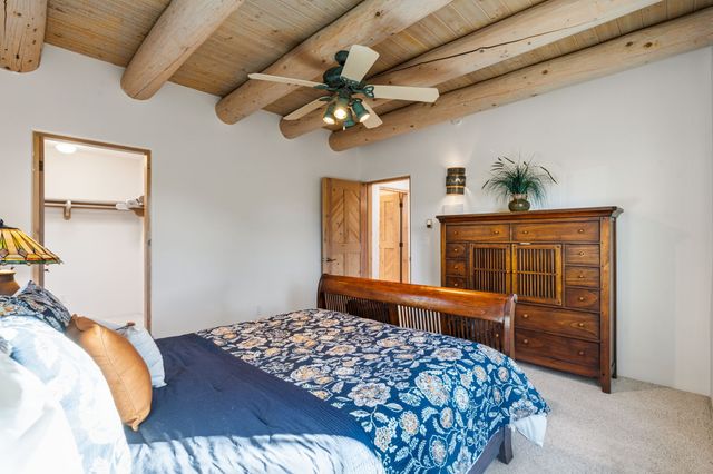 817 Camino Vistas Encantada, Santa Fe, NM 87507