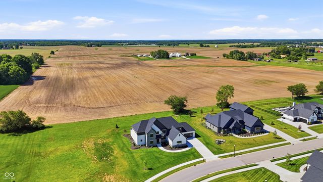 3874 Chapel Hill Court, Bargersville, IN 46106