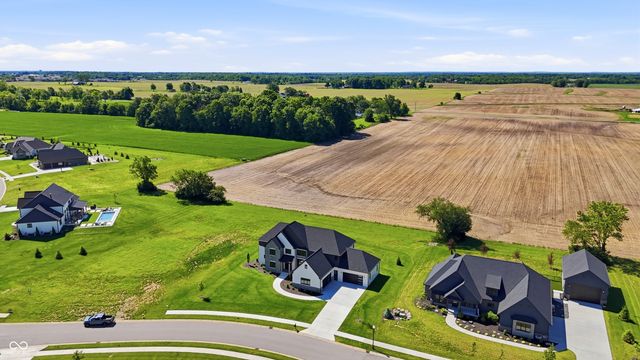 3874 Chapel Hill Court, Bargersville, IN 46106