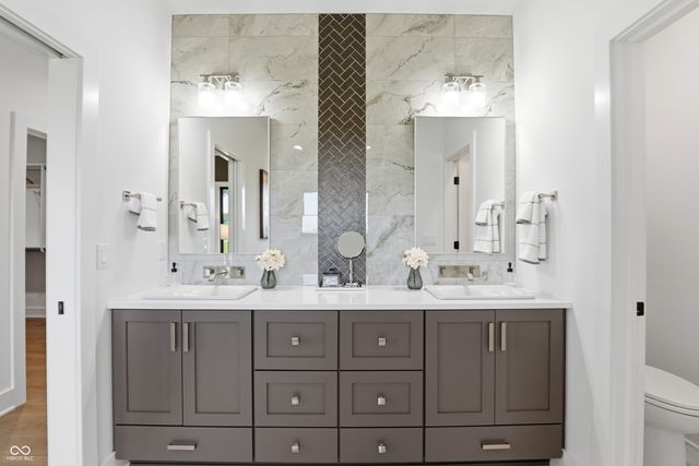 3874 Chapel Hill Court, Bargersville, IN 46106