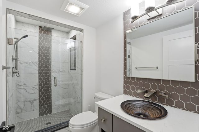 3874 Chapel Hill Court, Bargersville, IN 46106