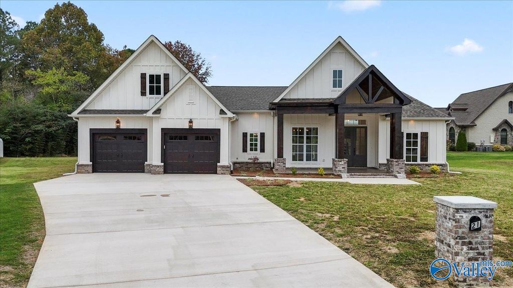 21 Bethel Crest Circle, Hartselle, AL 35640