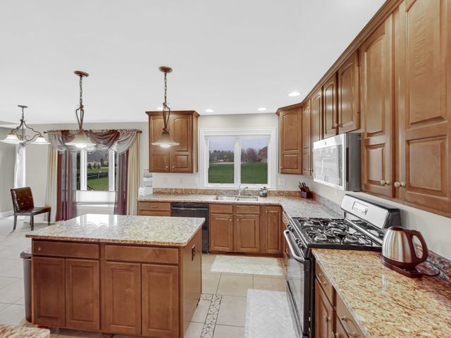 921 Tivoli Drive, Rockford, IL 61107