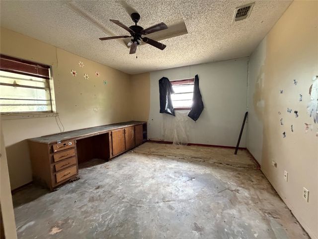 1490 County Road 44550, Paris, TX 75462