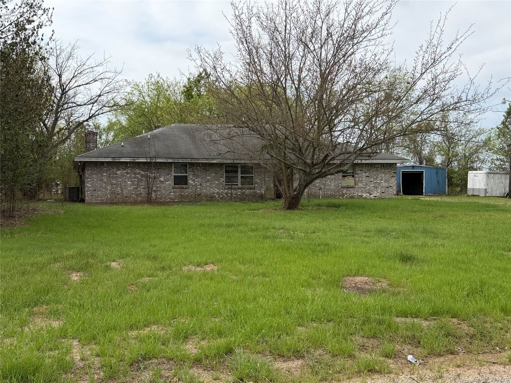 1490 County Road 44550, Paris, TX 75462