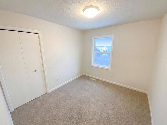 9429 Harkness Avenue S, Cottage Grove, MN 55016