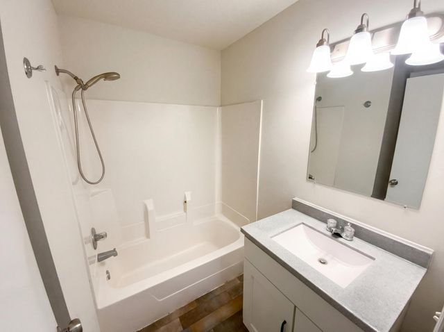 9429 Harkness Avenue S, Cottage Grove, MN 55016