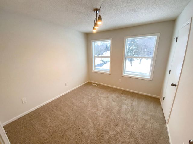 9429 Harkness Avenue S, Cottage Grove, MN 55016