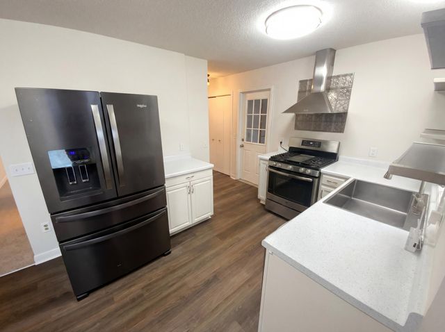 9429 Harkness Avenue S, Cottage Grove, MN 55016