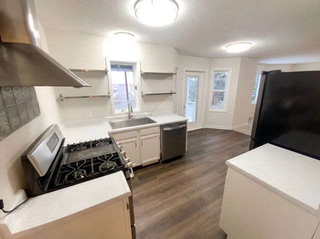 9429 Harkness Avenue S, Cottage Grove, MN 55016