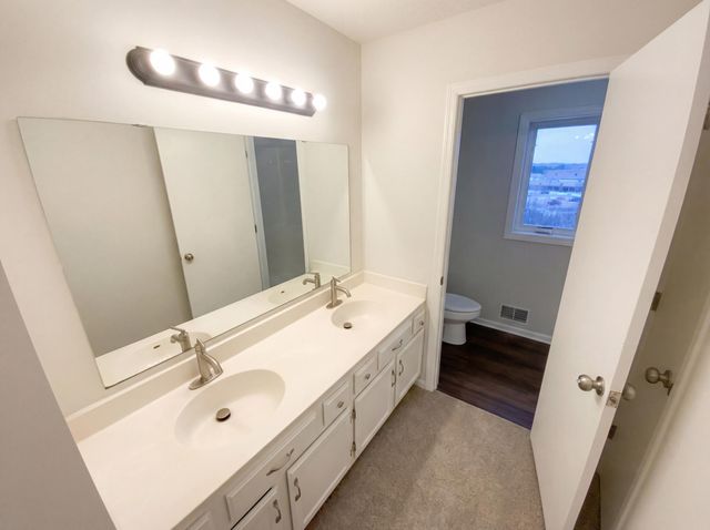 9429 Harkness Avenue S, Cottage Grove, MN 55016