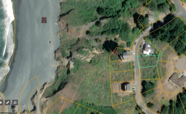 68 Eel Court, Shelter Cove, CA 95589