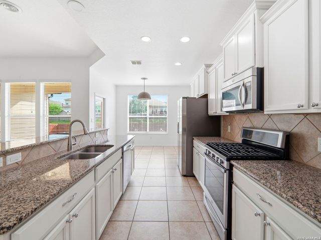 27443 Camino, Boerne, TX 78015