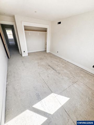 848 W Grant St, Carlton, OR 97111