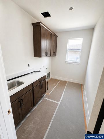 848 W Grant St, Carlton, OR 97111