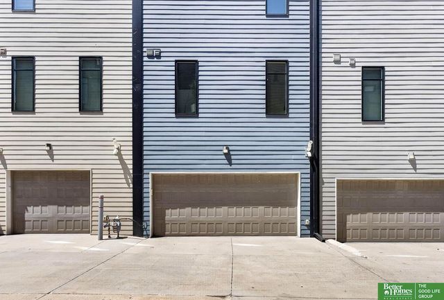 1207 S 10 Court, Omaha, NE 68108