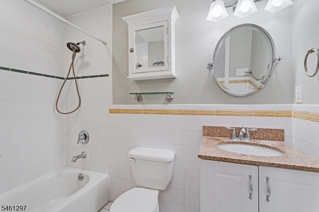 24 Pottersville Rd, Peapack Gladstone Boro, NJ 07934