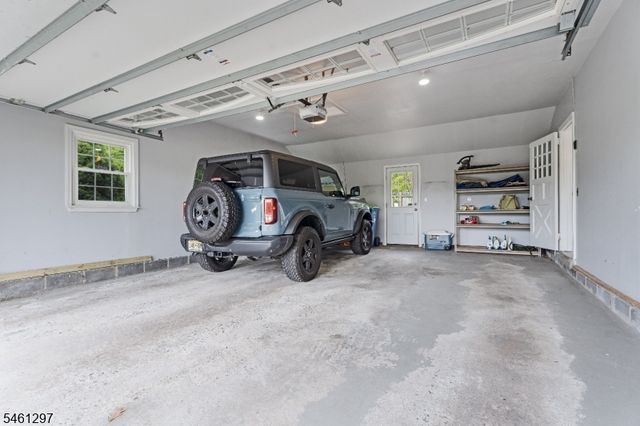 24 Pottersville Rd, Peapack Gladstone Boro, NJ 07934