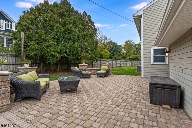 24 Pottersville Rd, Peapack Gladstone Boro, NJ 07934