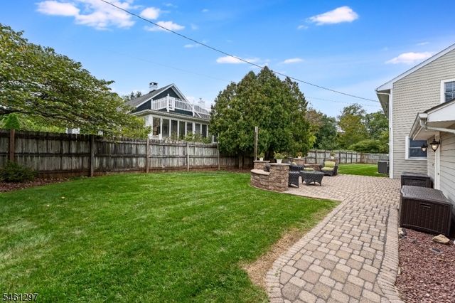 24 Pottersville Rd, Peapack Gladstone Boro, NJ 07934