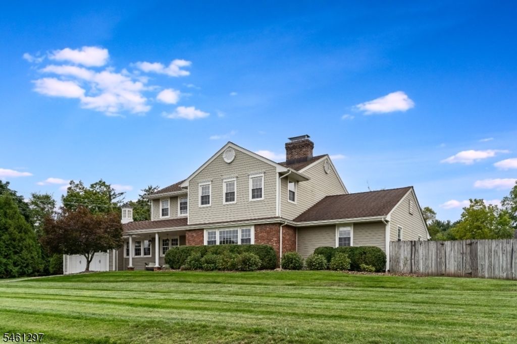 24 Pottersville Rd, Peapack Gladstone Boro, NJ 07934