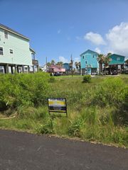 11221 Reagor Way, Galveston, TX 77554