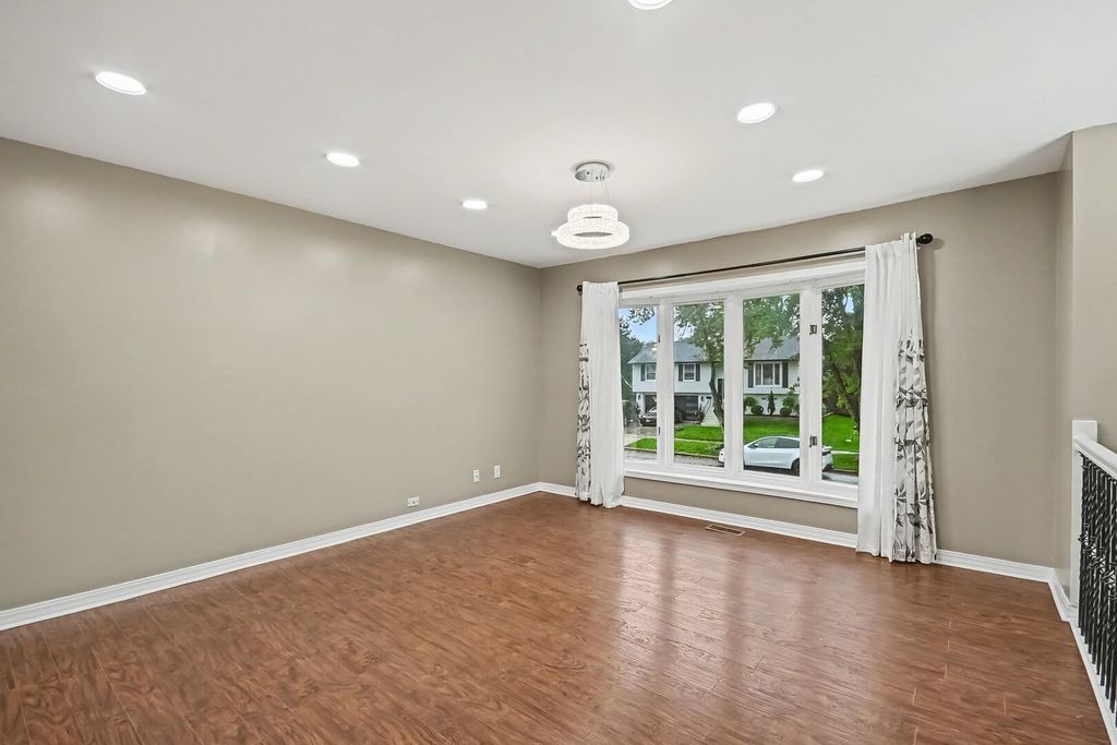 614 Oriole Drive, Streamwood, IL 60107 — photo 3