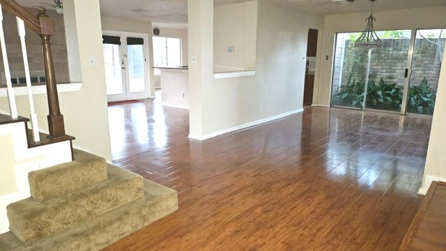 2910 Skypark Drive, Houston, TX 77082