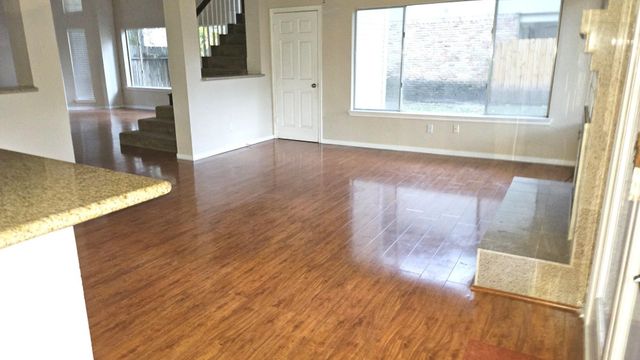 2910 Skypark Drive, Houston, TX 77082