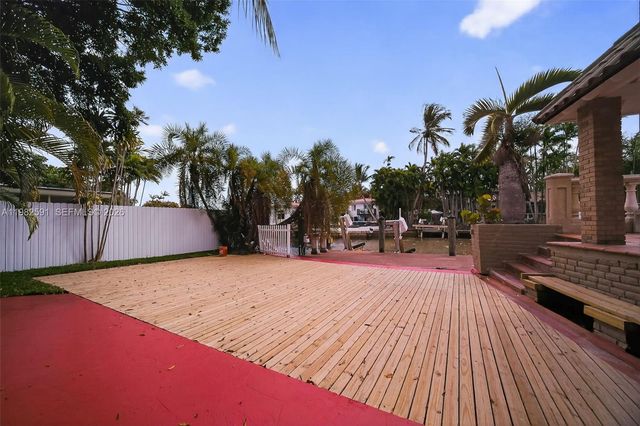 8651 NE 10th Ct, Miami, FL 33138