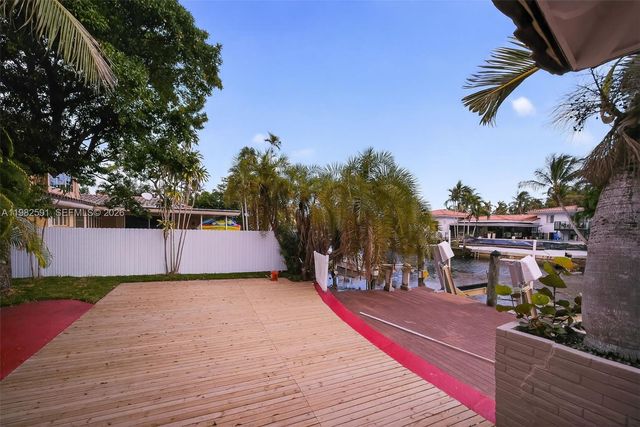 8651 NE 10th Ct, Miami, FL 33138