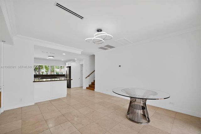 8651 NE 10th Ct, Miami, FL 33138