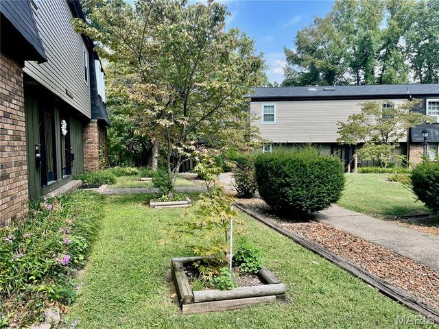 2 French Quarter, Belleville, IL 62223