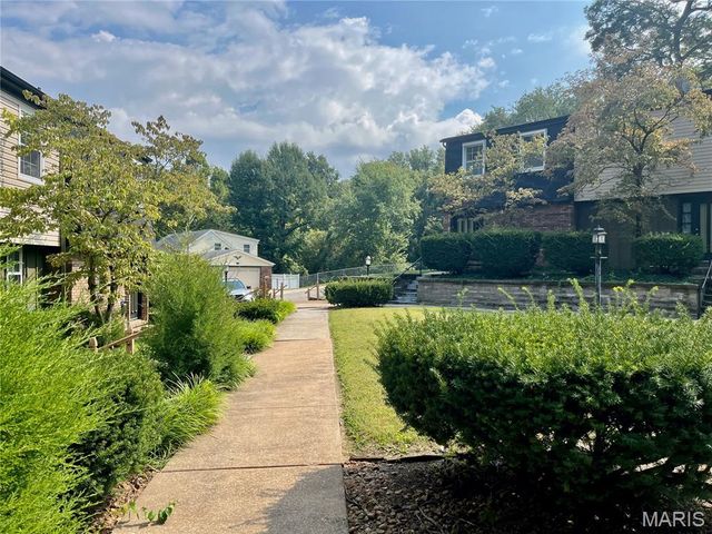 2 French Quarter, Belleville, IL 62223