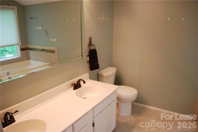 3229 Silver Pond Court, Charlotte, NC 28210