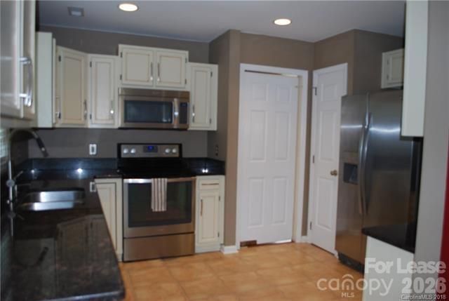 3229 Silver Pond Court, Charlotte, NC 28210