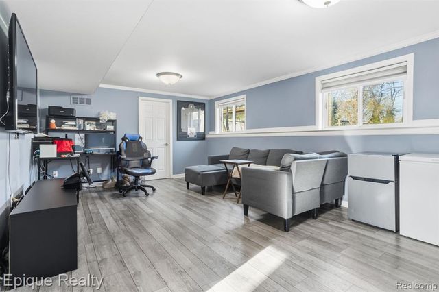 20413 Caniff Street, Clinton Township, MI 48035