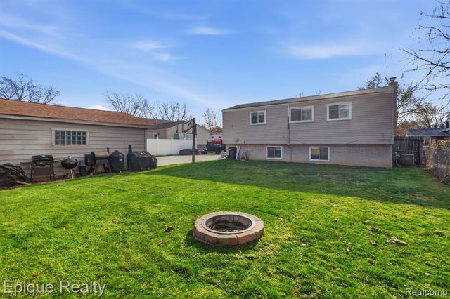 20413 Caniff Street, Clinton Township, MI 48035