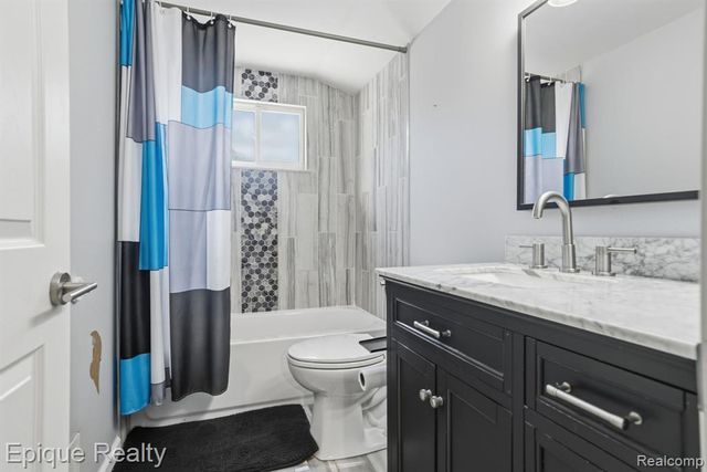 20413 Caniff Street, Clinton Township, MI 48035