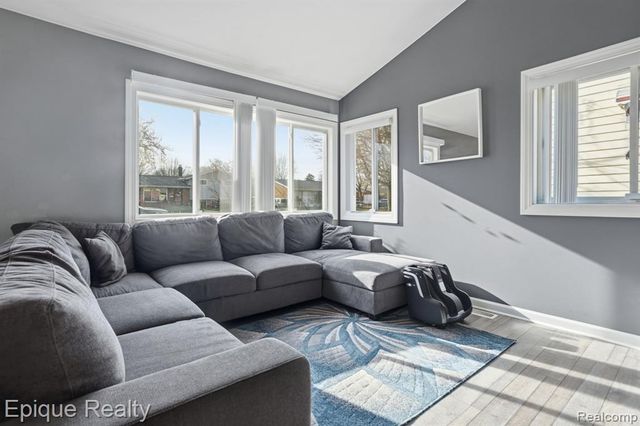 20413 Caniff Street, Clinton Township, MI 48035